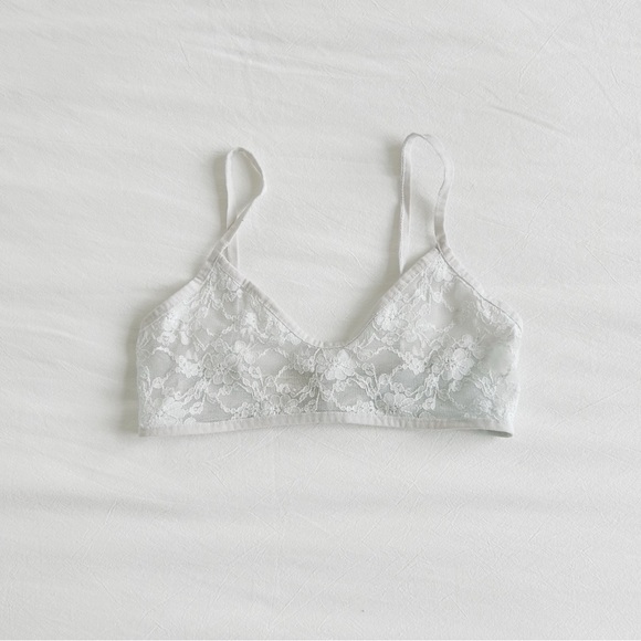 WHITE PETITE LACE BRALETTE! - Picture 1 of 2